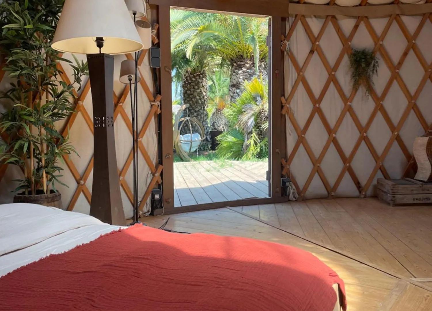 Luxury tent Yourte Jardin Tropicale Piscine - Quatre Murs Et Un Toit